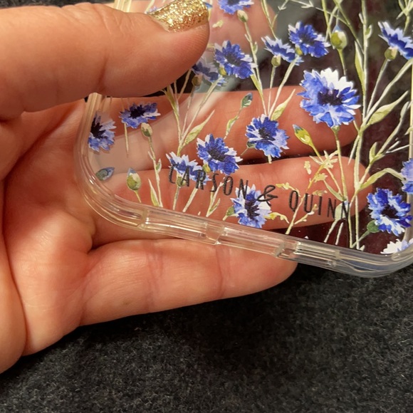 iPhone 12 max case - Picture 3 of 5